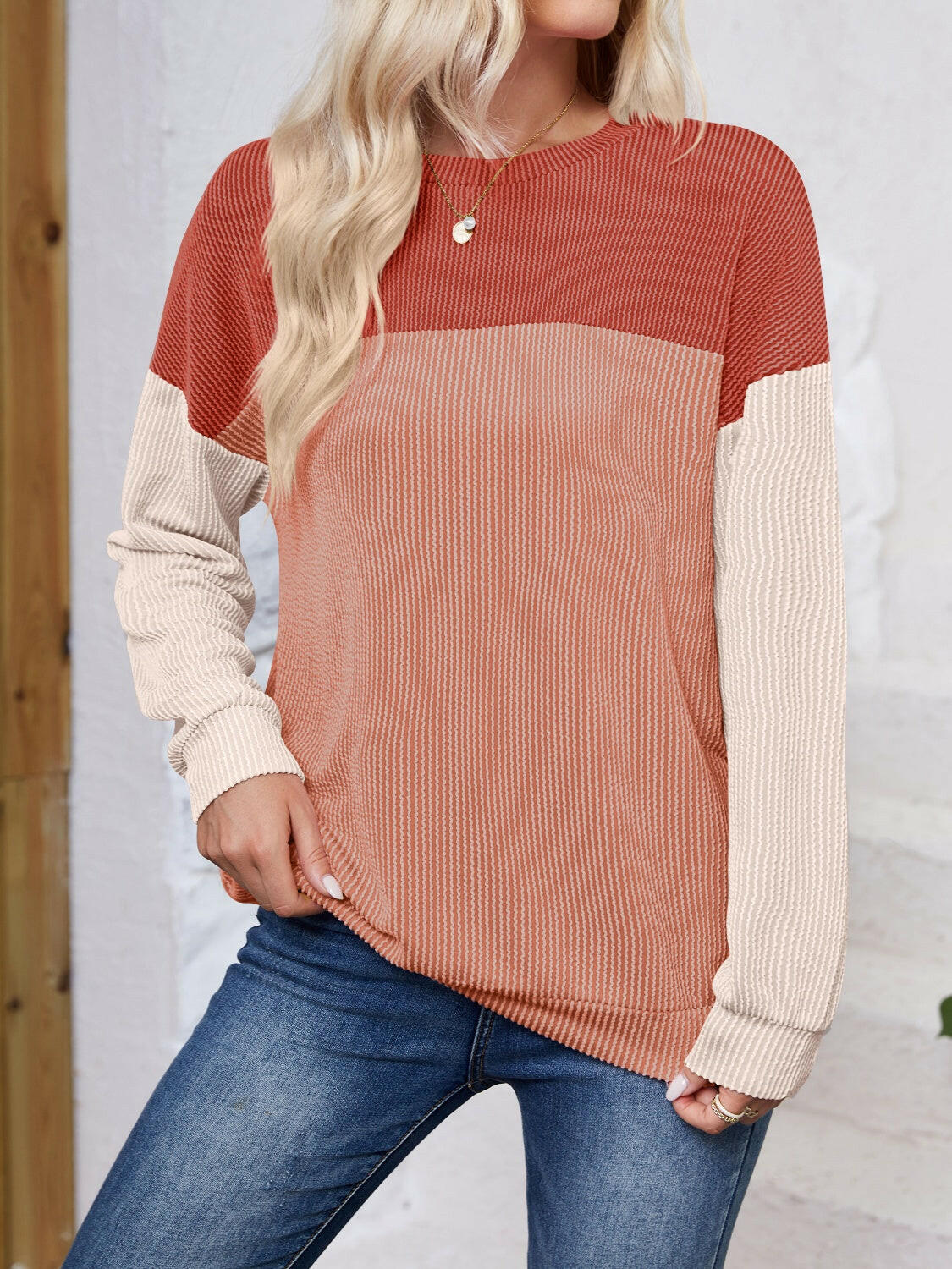 Lovelet Color Block Round Neck Long Sleeve Sweatshirt.