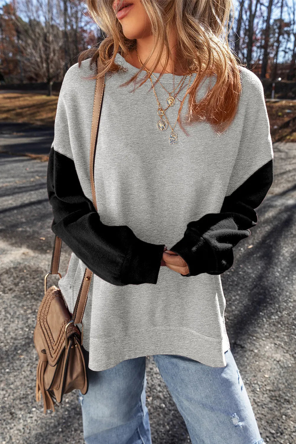 Contrast Round Neck Long Sleeve Sweatshirt.