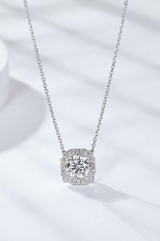 1 Carat Moissanite Flower Shape Pendant Chain Necklace.