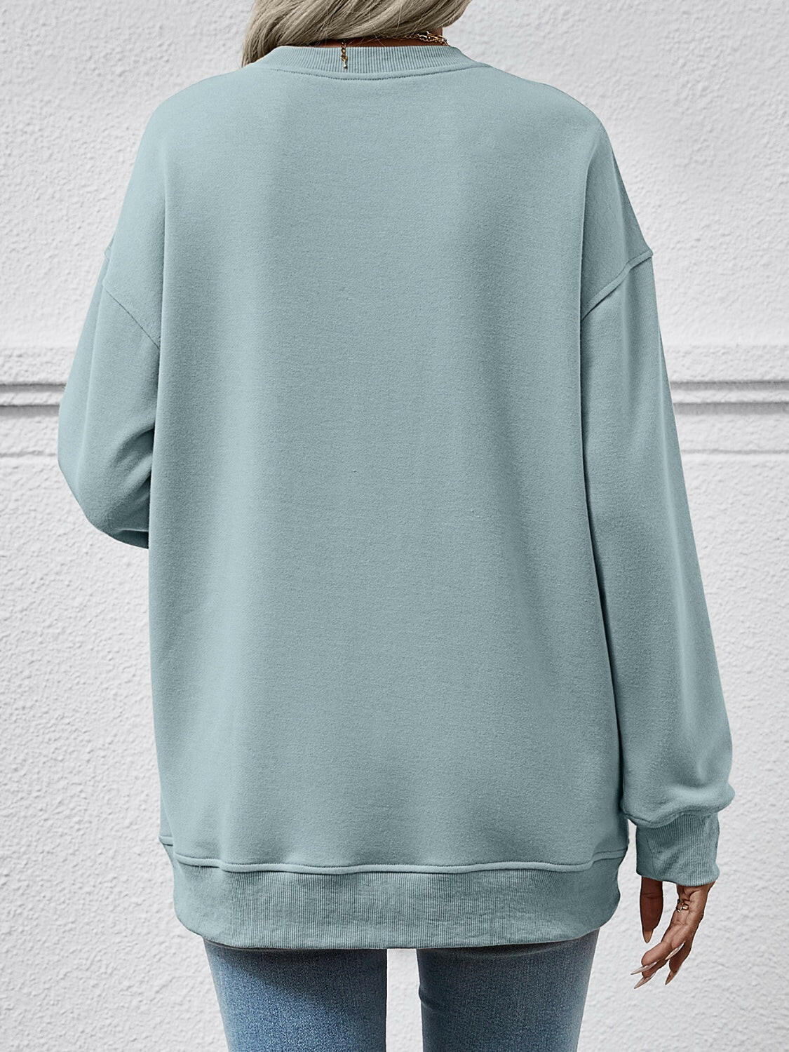 Round Neck Long Sleeve Sweatshirt.