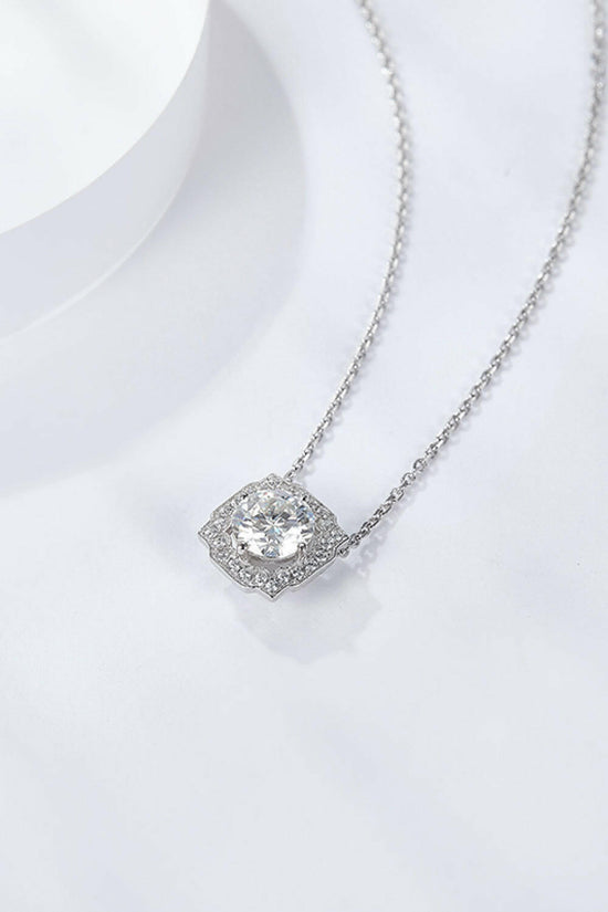 1 Carat Moissanite Flower Shape Pendant Chain Necklace.