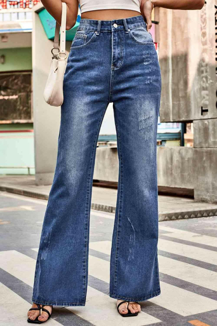 Buttoned Loose Fit Jeans with Pockets.