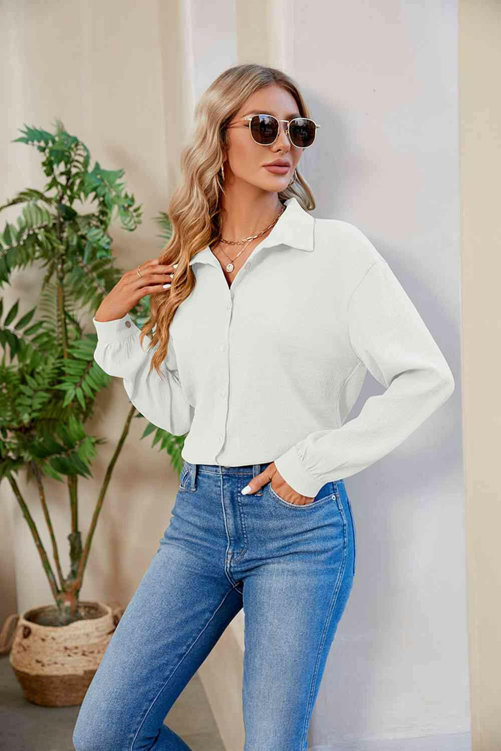 Collared Neck Buttoned Long Sleeve Shirt.