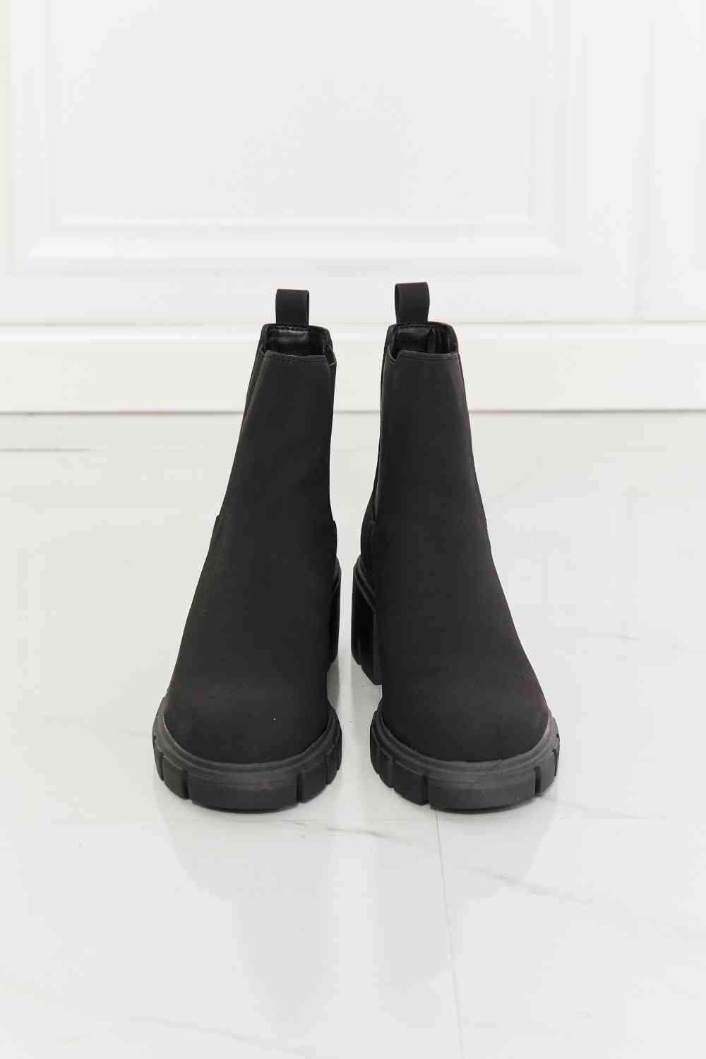 MMShoes Work For It Matte Lug Sole Chelsea Boots in Black.