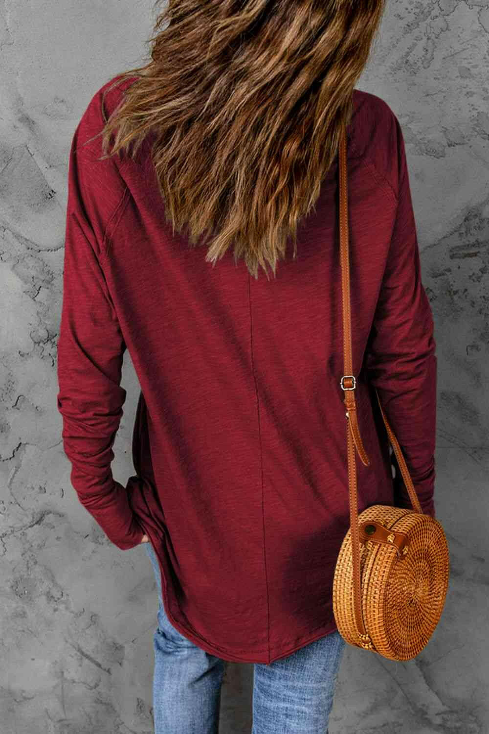 Thumbhole Long Sleeve Round Neck Top.